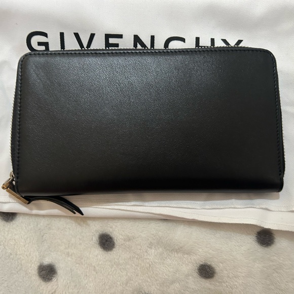 Givenchy Black Wallet - Picture 3 of 4